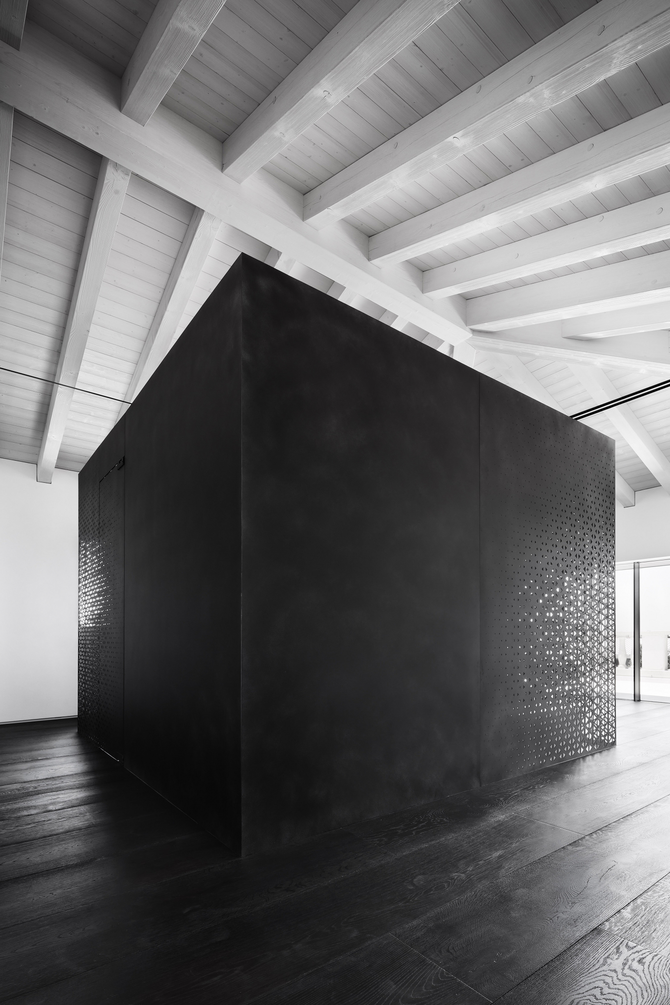A METAL CUBE - Alessandro Isola